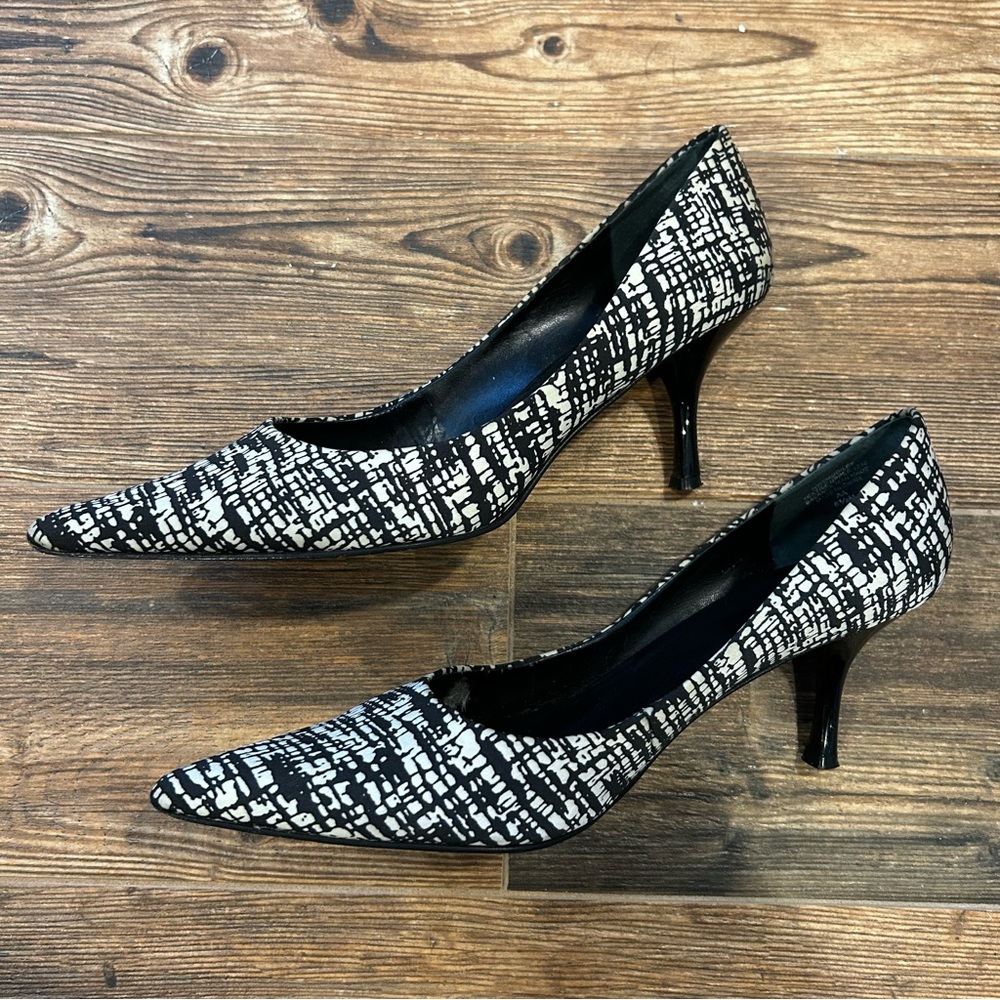 Nine West Black & White Graphic Print Heels - Size 8.5M - Picture 8 of 16